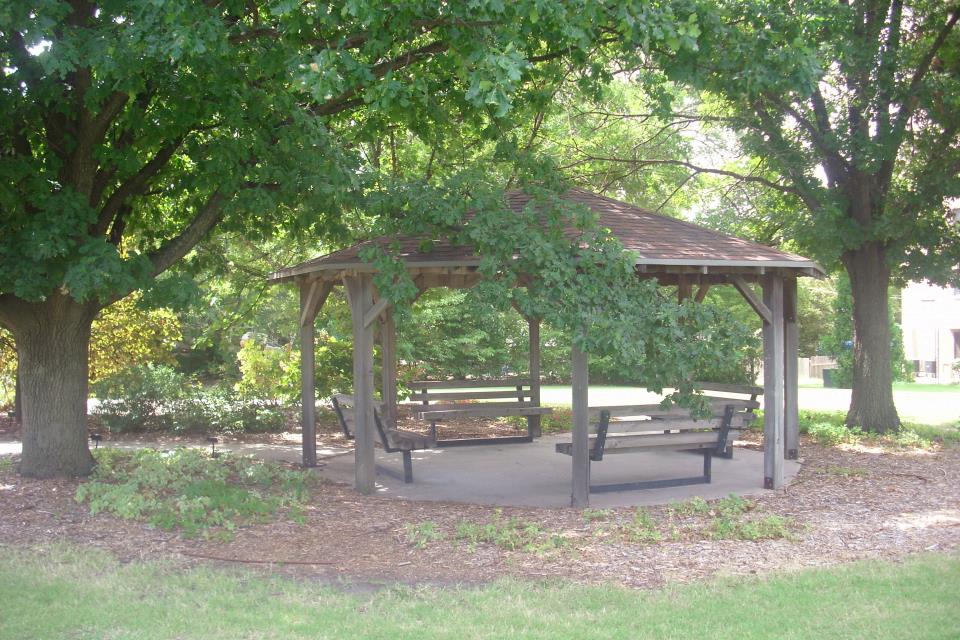 Arboretum shelter