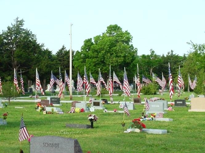 American flags displayed at Greenwood Cemetery